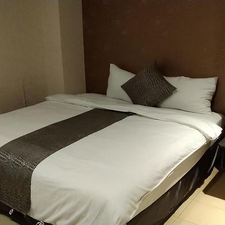 Boston Plus Hotel Città di Chiayi Esterno foto