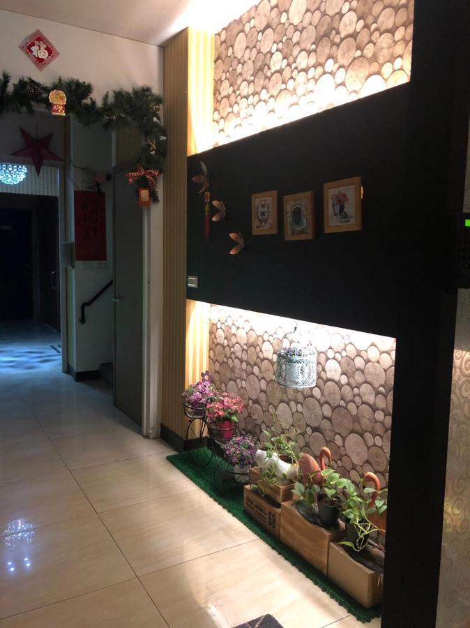 Boston Plus Hotel Città di Chiayi Esterno foto