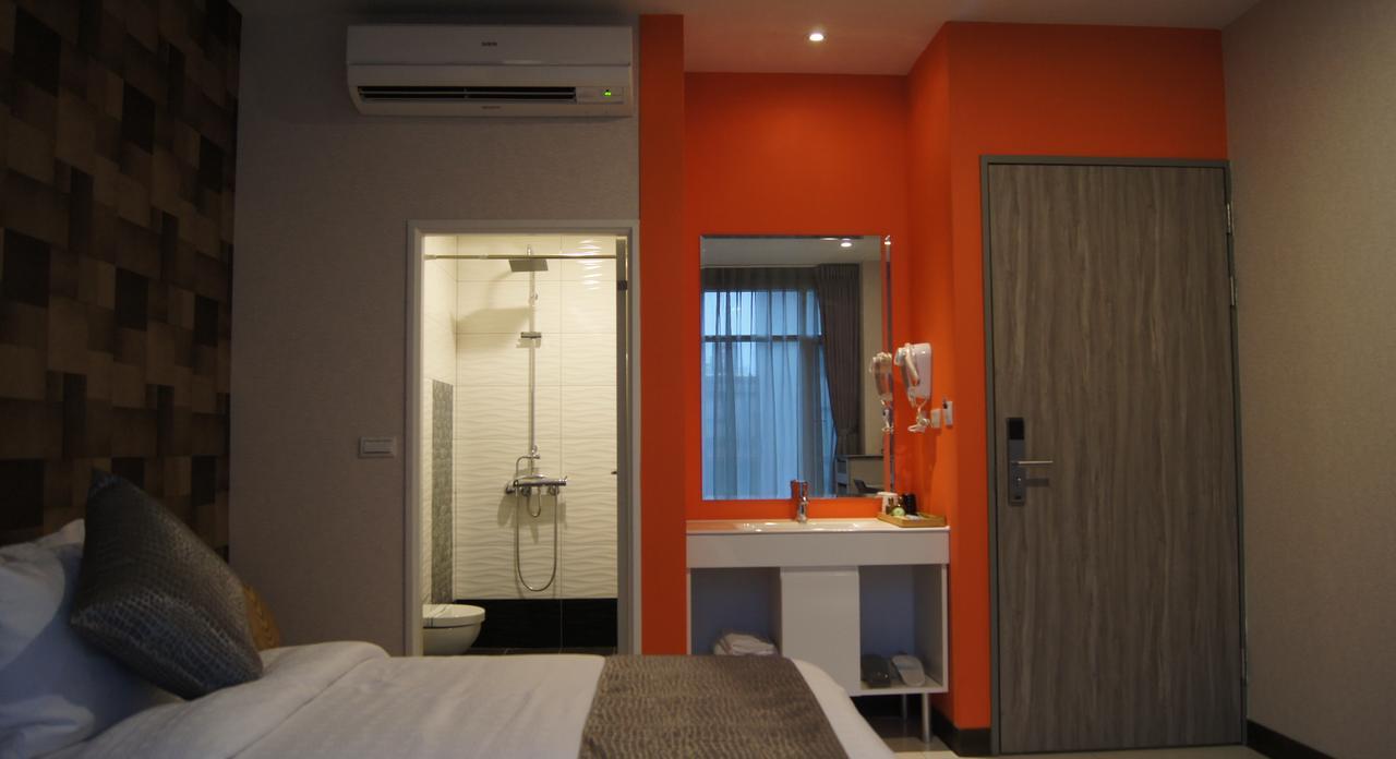 Boston Plus Hotel Città di Chiayi Esterno foto